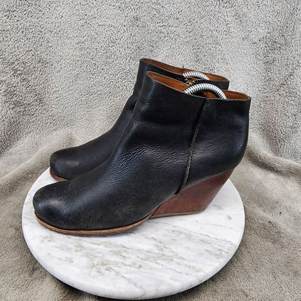 Kork Ease Shoes Womens Size 8.5 Black Leather Wedge Ankle Booties *Read*